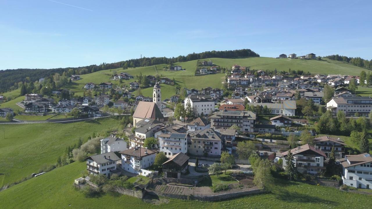 Gasthof Pension Roessl Nova Ponente Bagian luar foto